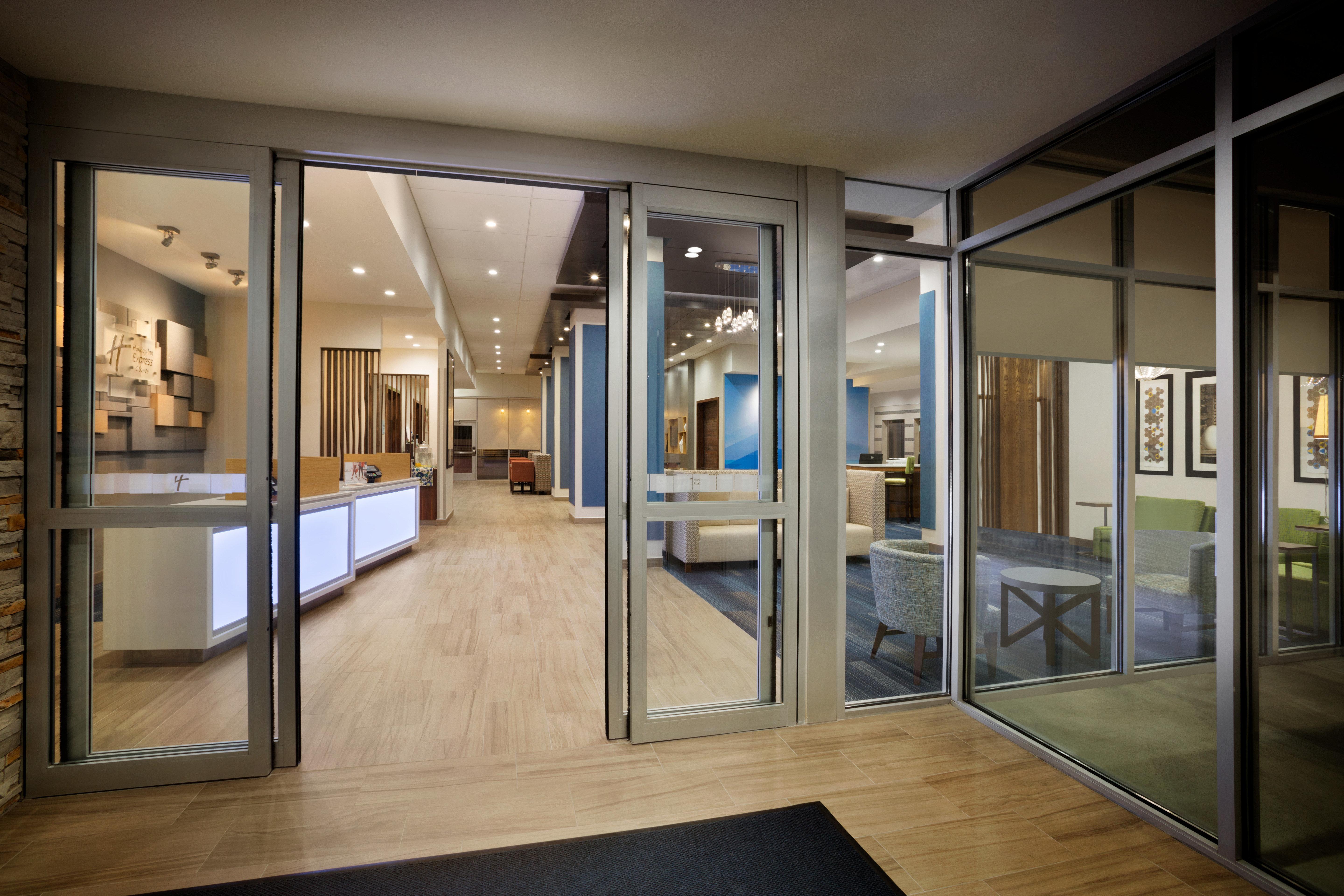 Holiday Inn Express & Suites - Mcallen - Medical Center Area By Ihg Bagian luar foto