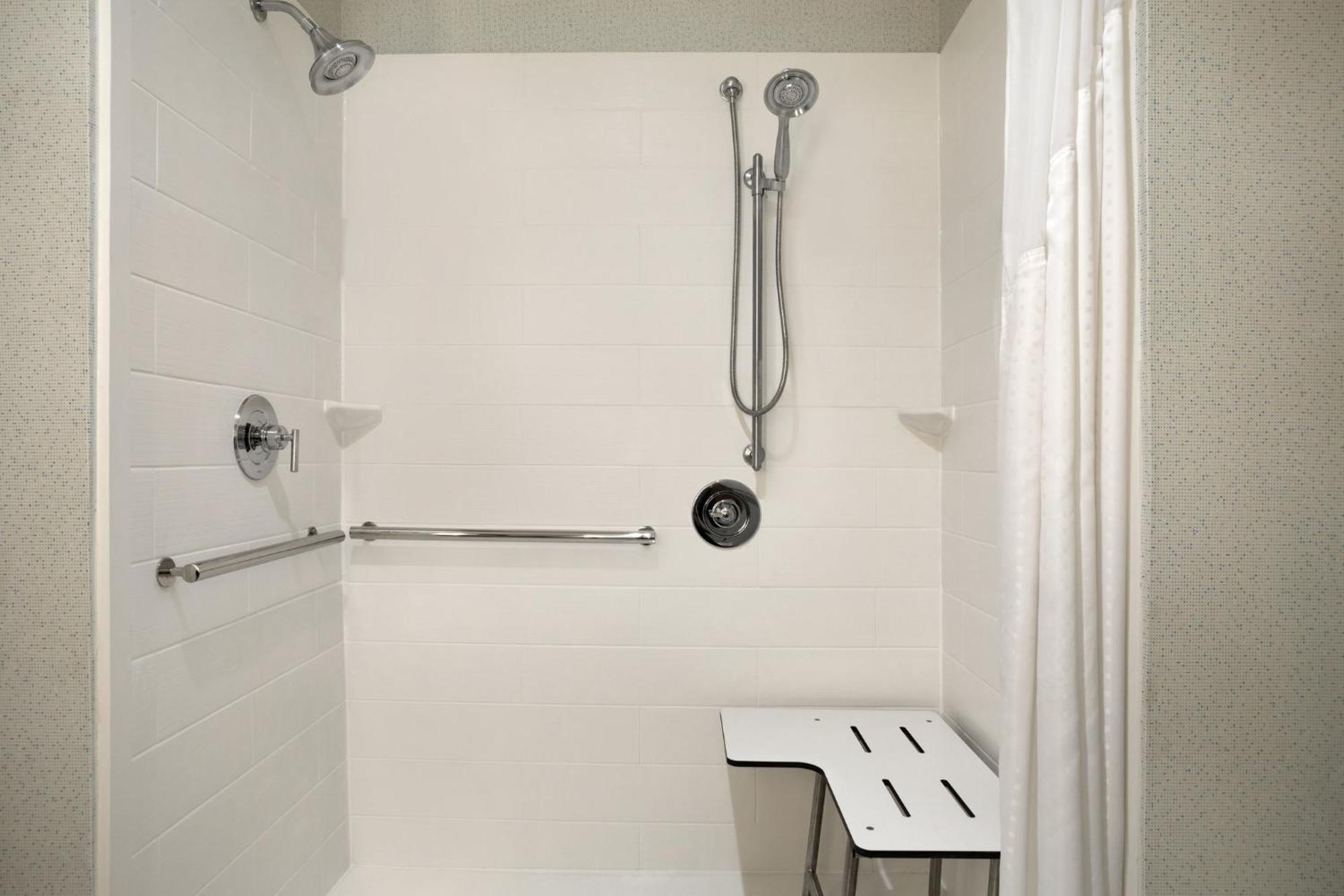 Holiday Inn Express & Suites - Mcallen - Medical Center Area By Ihg Bagian luar foto