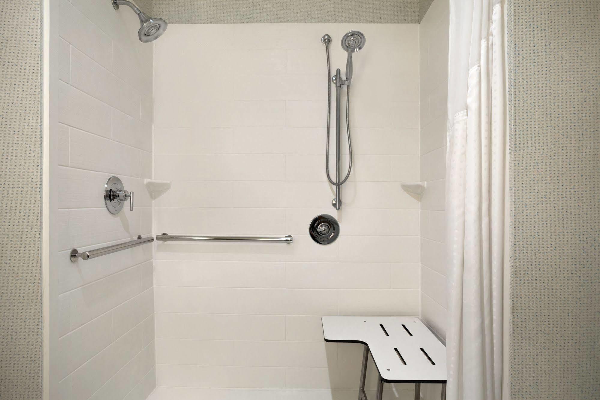 Holiday Inn Express & Suites - Mcallen - Medical Center Area By Ihg Bagian luar foto